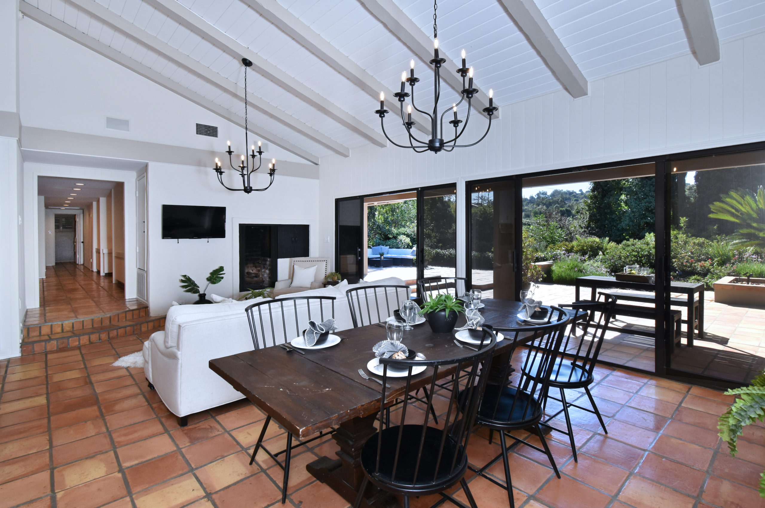 Encino Hills Rambler Flip