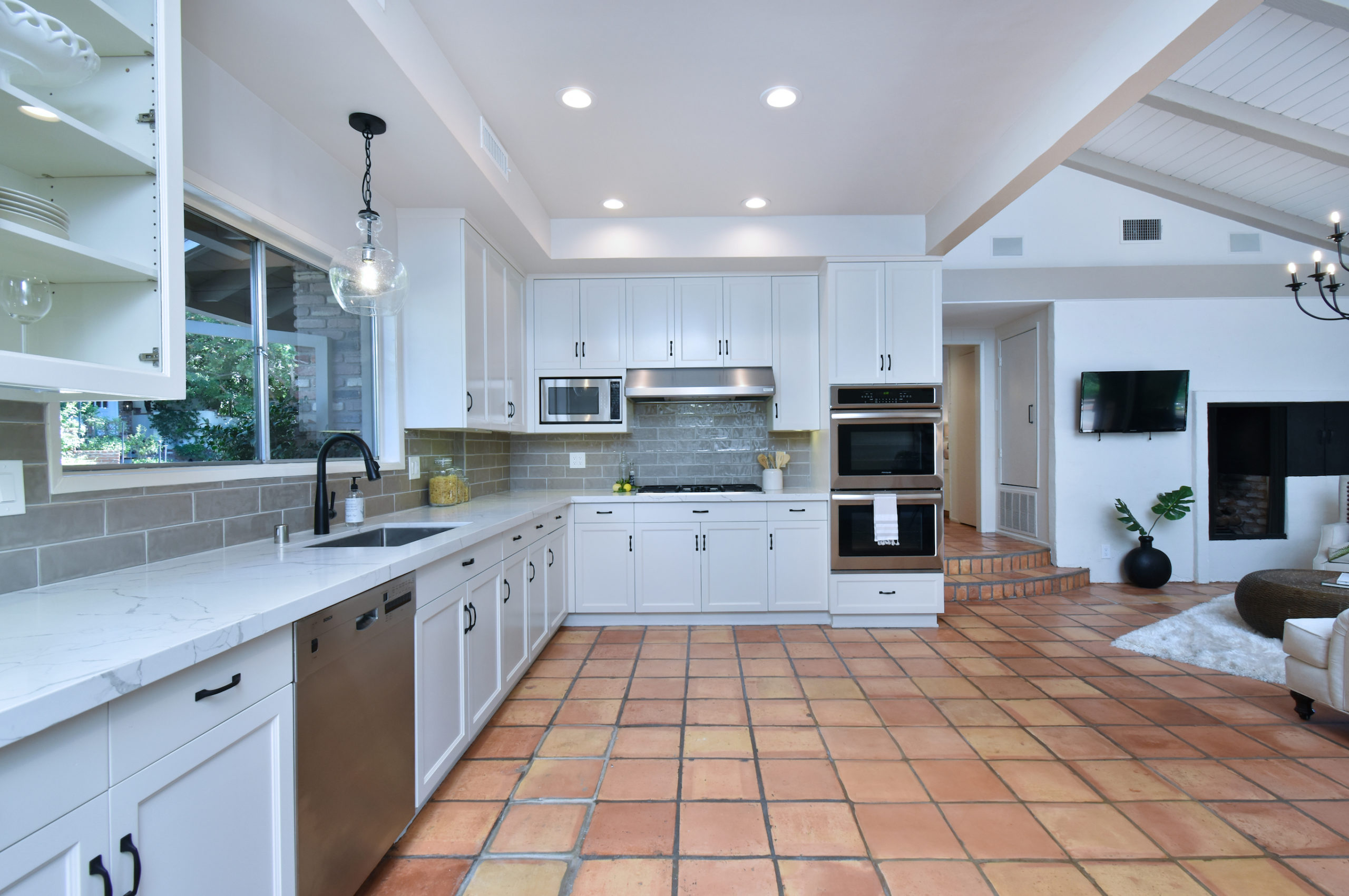 Encino Hills Rambler Flip