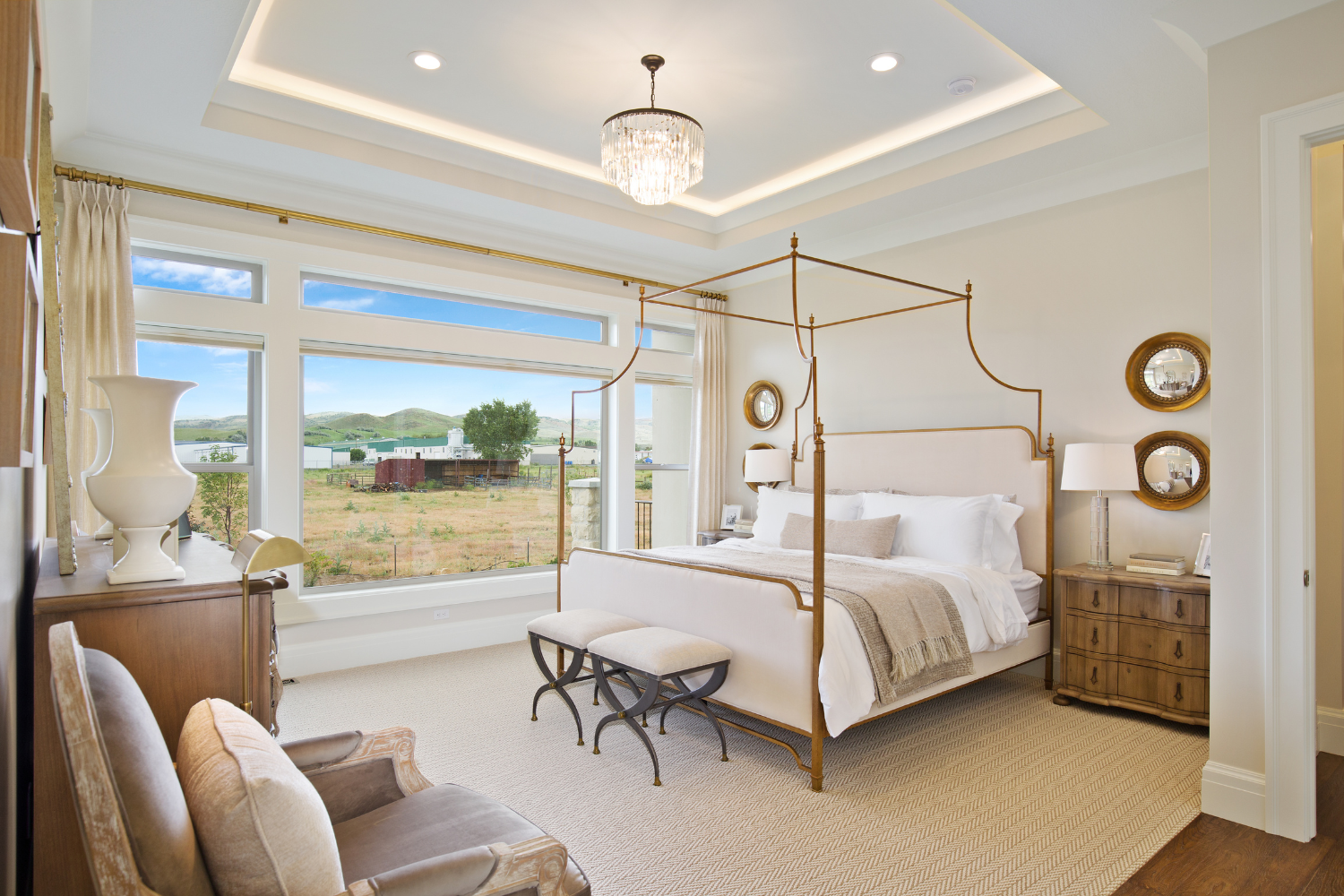 pamela-sandall-los-angeles-ca-how-to-stage-a-primary-bedroom-elegant-bedroom-with-vaulted-ceiling-and-canopy-bed