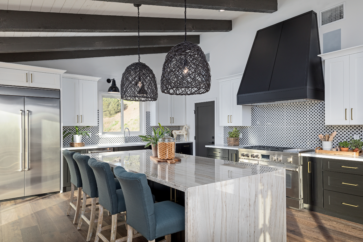 pamela-sandall-designs-los-angeles-ca-staging-frequently-asked-questions-modern-kitchen-with-ornate-pendants-over-the-kitchen-island