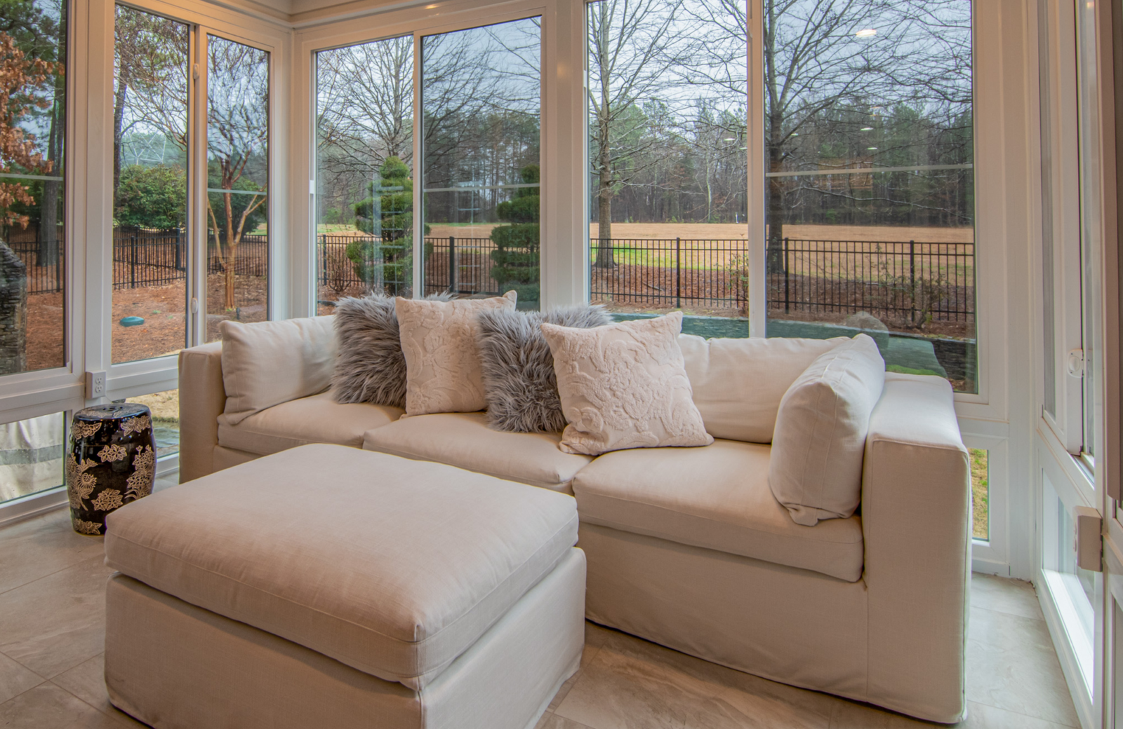 pamella-sandall-design-malibu-ca-how-to-revive-furniture-refresh-space-custom-couch-slipcover-traditional-sunroom