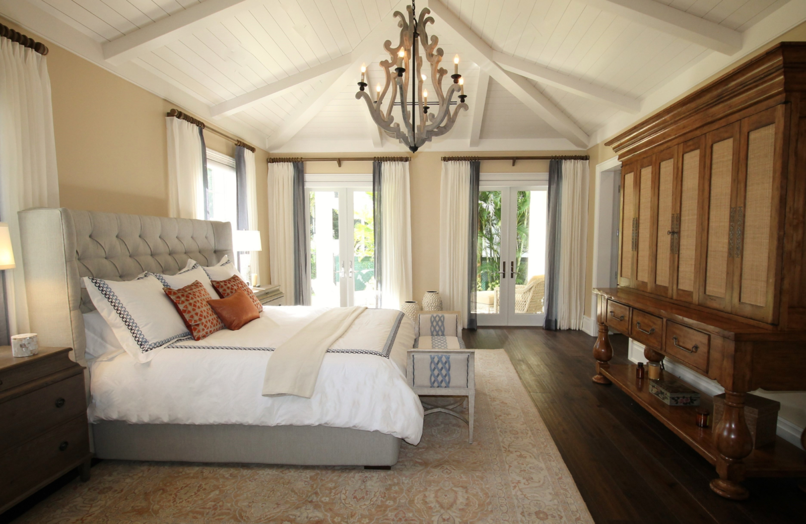 pamela-sandall-design-malibu-blending-old-and-new-pieces-primary-bedroom-remodel-new-construction-design